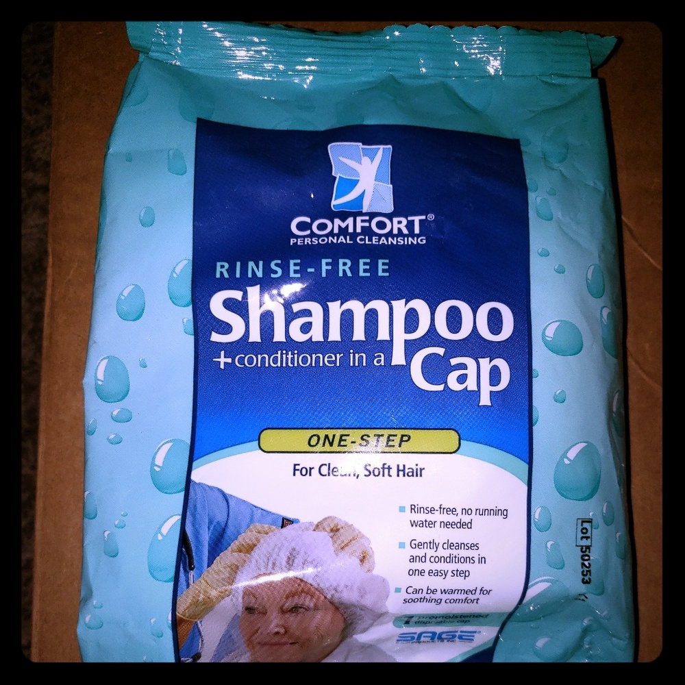 Comfort Rinse Free Sampoo Conditioner In a Cap